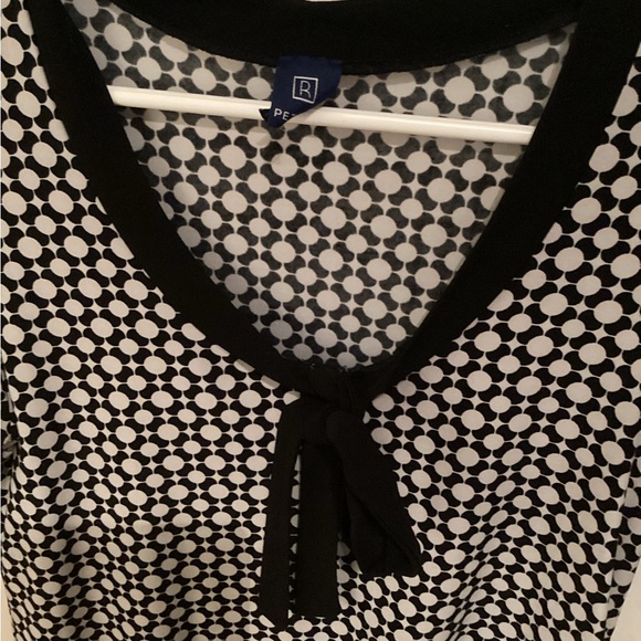 Reitmans medium blouse. - Picture 3 of 3